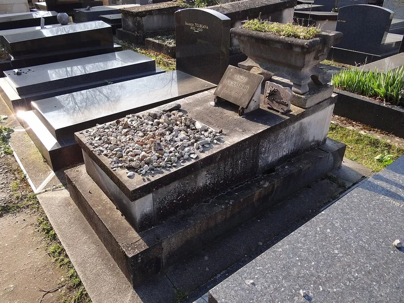 Photographie : la tombe d'Émile Durkheim au cimetière du Montparnasse