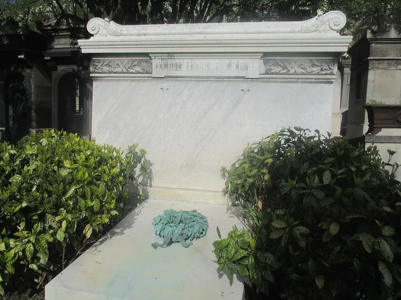 Photographie : la tombe de la famille Pereire au cimetière de Montmartre