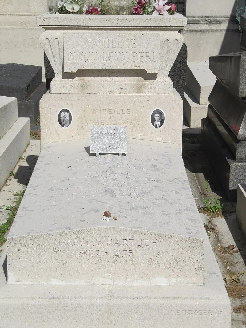 Photographie : la tombe d'Emmanuel Berl au cimetière du Montparnasse