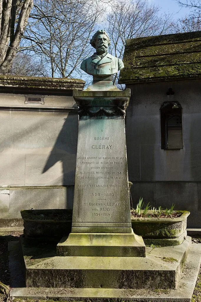 Photographie : le buste d'Eugène Cléray sur sa stèle