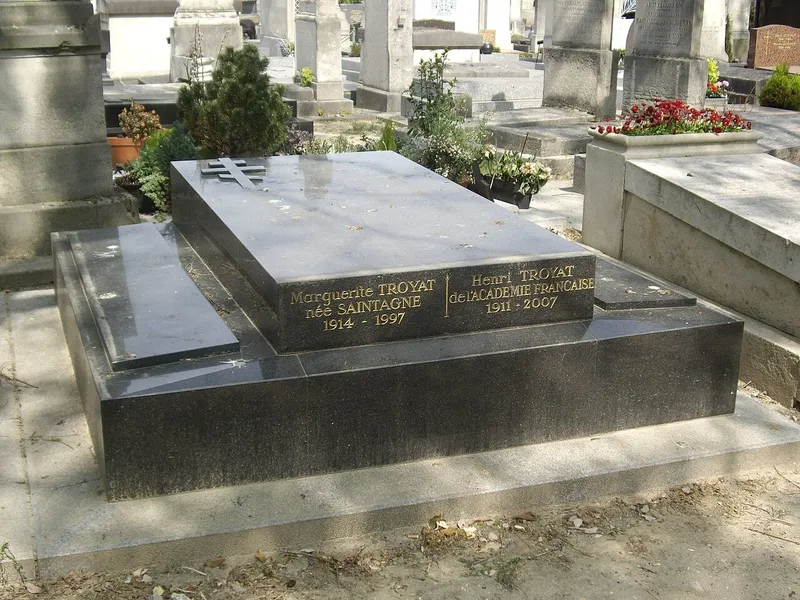 Photographie : la tombe d'Henri Troyat au cimetière du Montparnasse