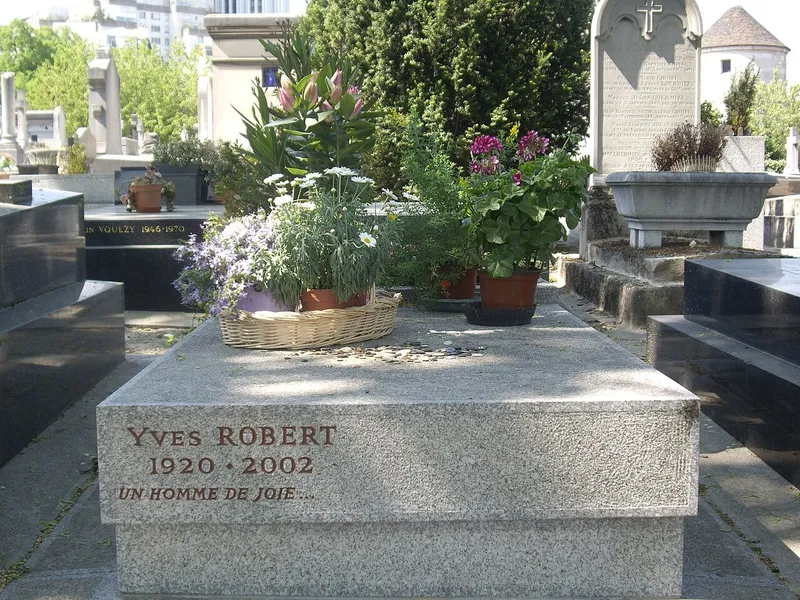 Photographie : la tombe d'Yves Robert au cimetière du Montparnasse