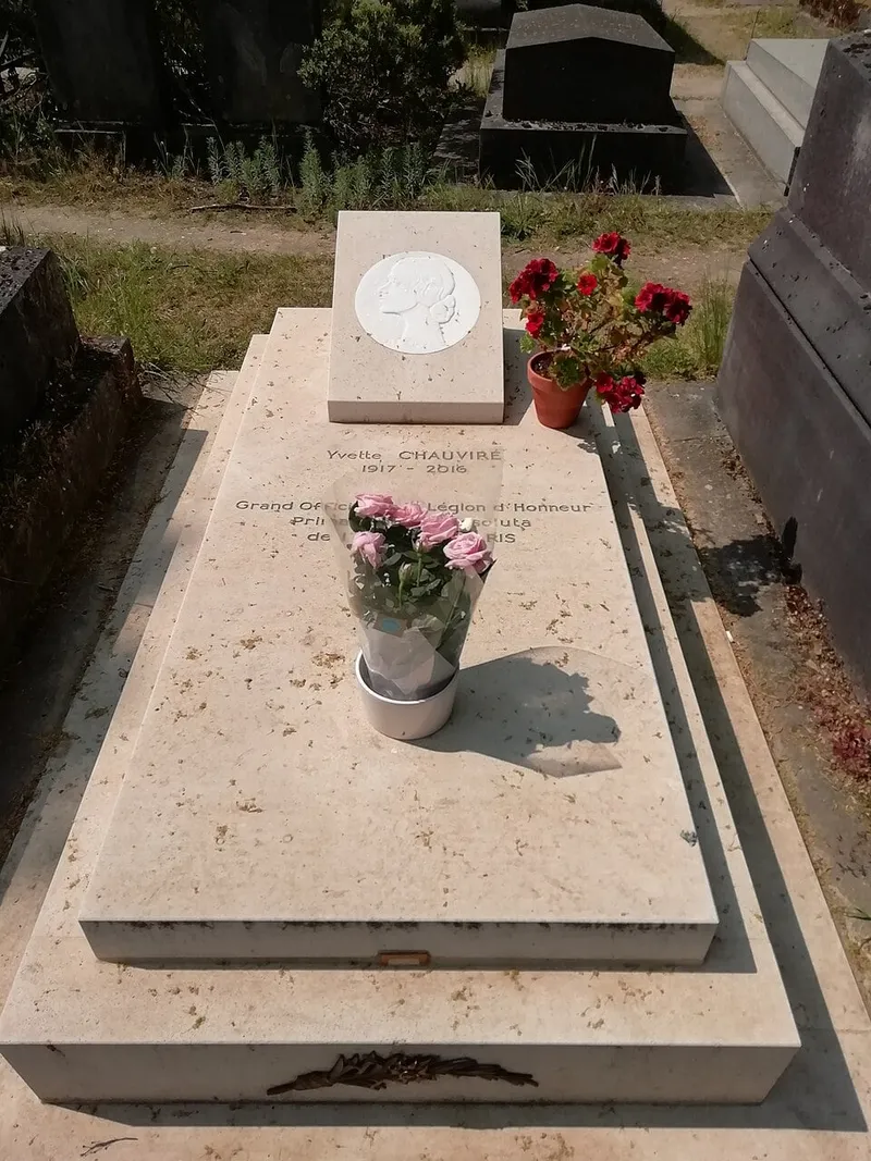 Photographie : la tombe d'Yvette Chauviré au cimetière du Père-Lachaise