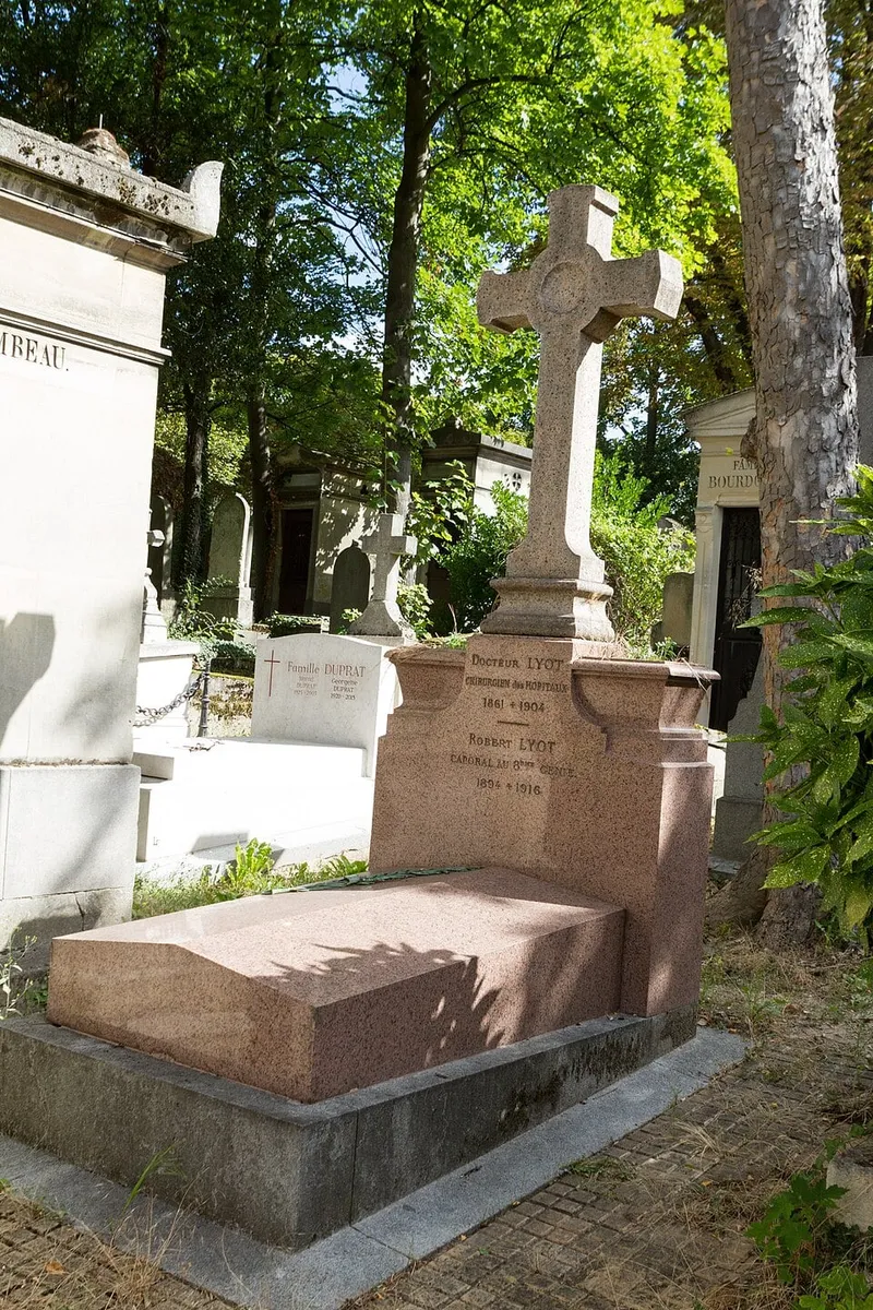 Photographie : la tombe de Bernard Lyot au cimetière du Père-Lachaise