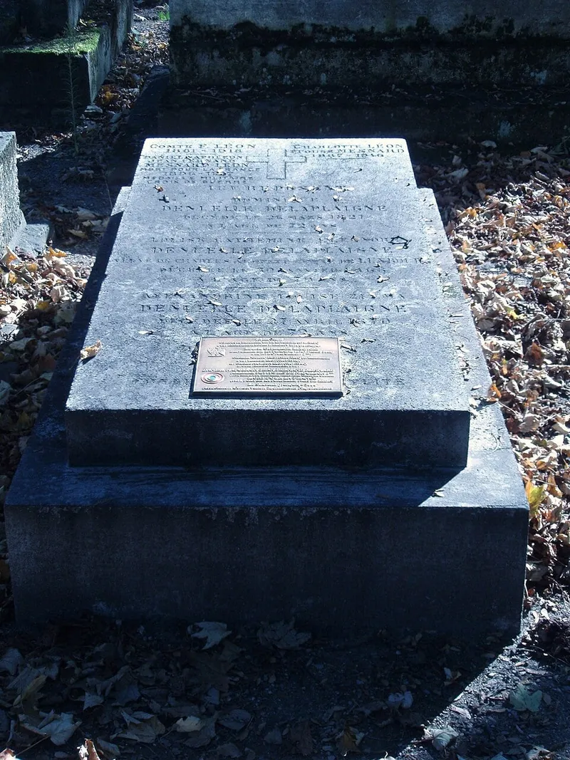 Photographie : la tombe de Catherine Éléonore Denuelle de la Plaigne au cimetière du Père-Lachaise