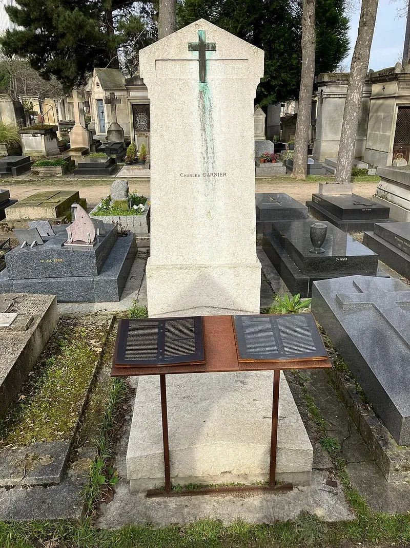 Photographie : la tombe de Charles Garnier au cimetière du Montparnasse