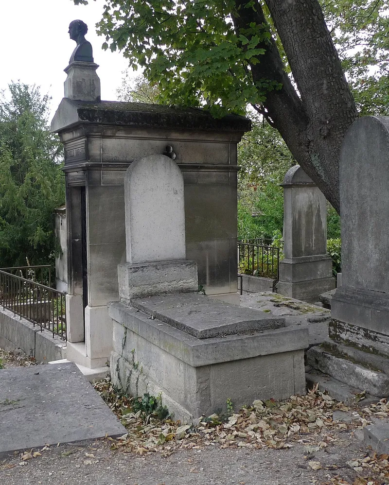 Photographie : la tombe de Charles Messier au cimetière du Père-Lachaise