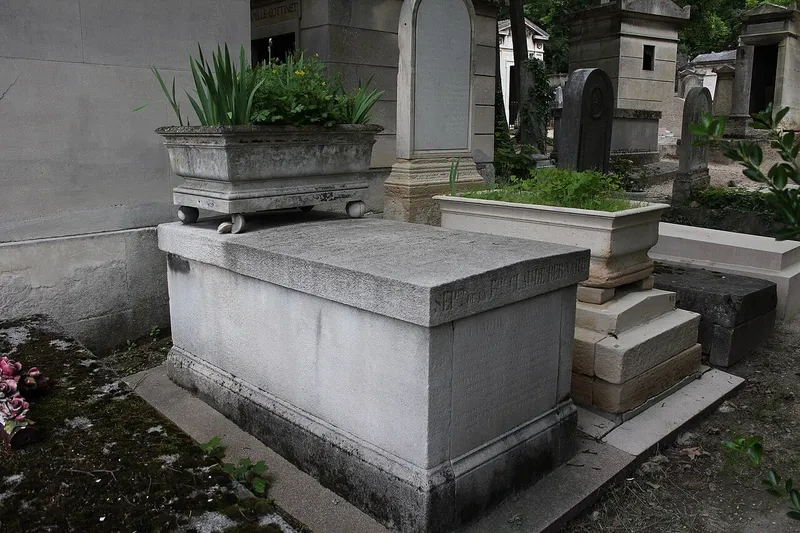 Photographie : la tombe de Claude Bernard au cimetière du Père-Lachaise
