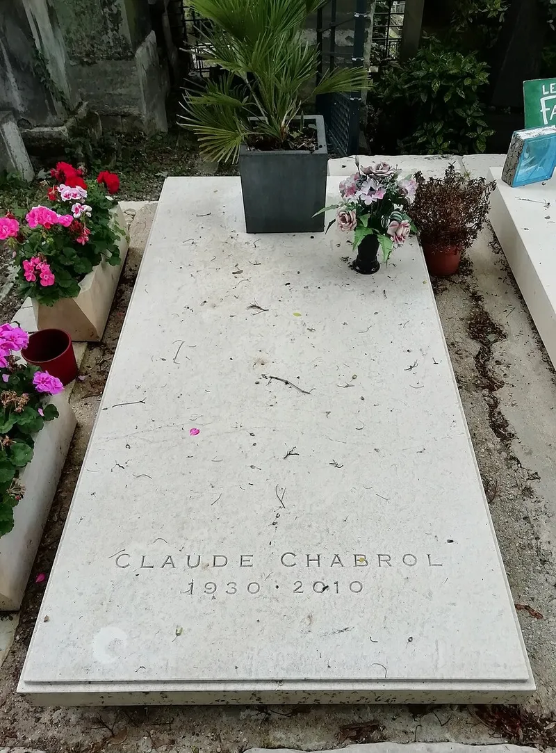 Photographie : la tombe de Claude Chabrol au cimetière du Père-Lachaise