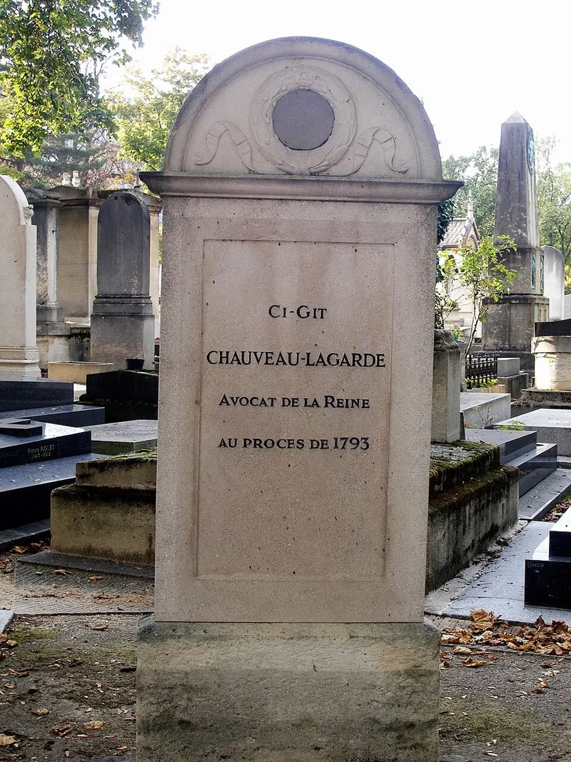 Photographie : la tombe de Claude François Chauveau-Lagarde au cimetière du Montparnasse