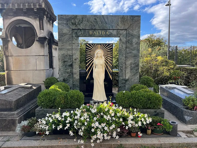 Photographie : la tombe de Dalida au cimetière de Montmartre