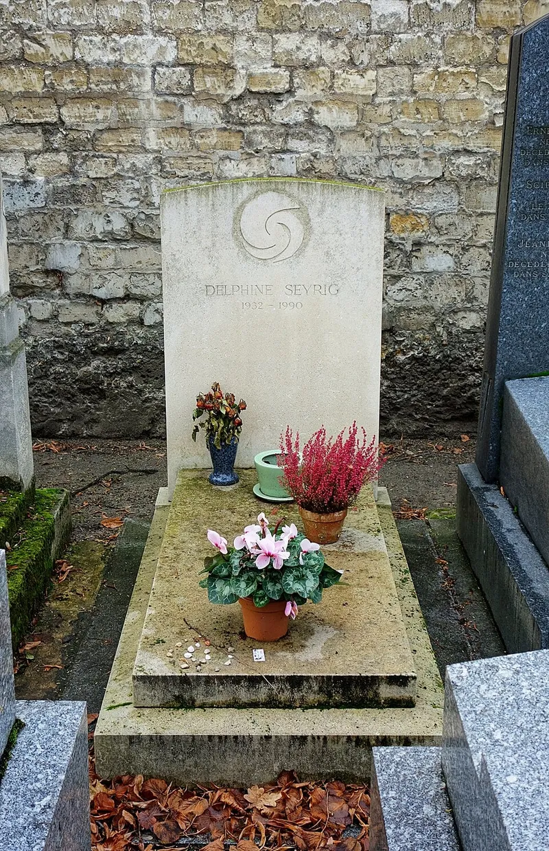 Photographie : la tombe de Delphine Seyrig au cimetière du Montparnasse