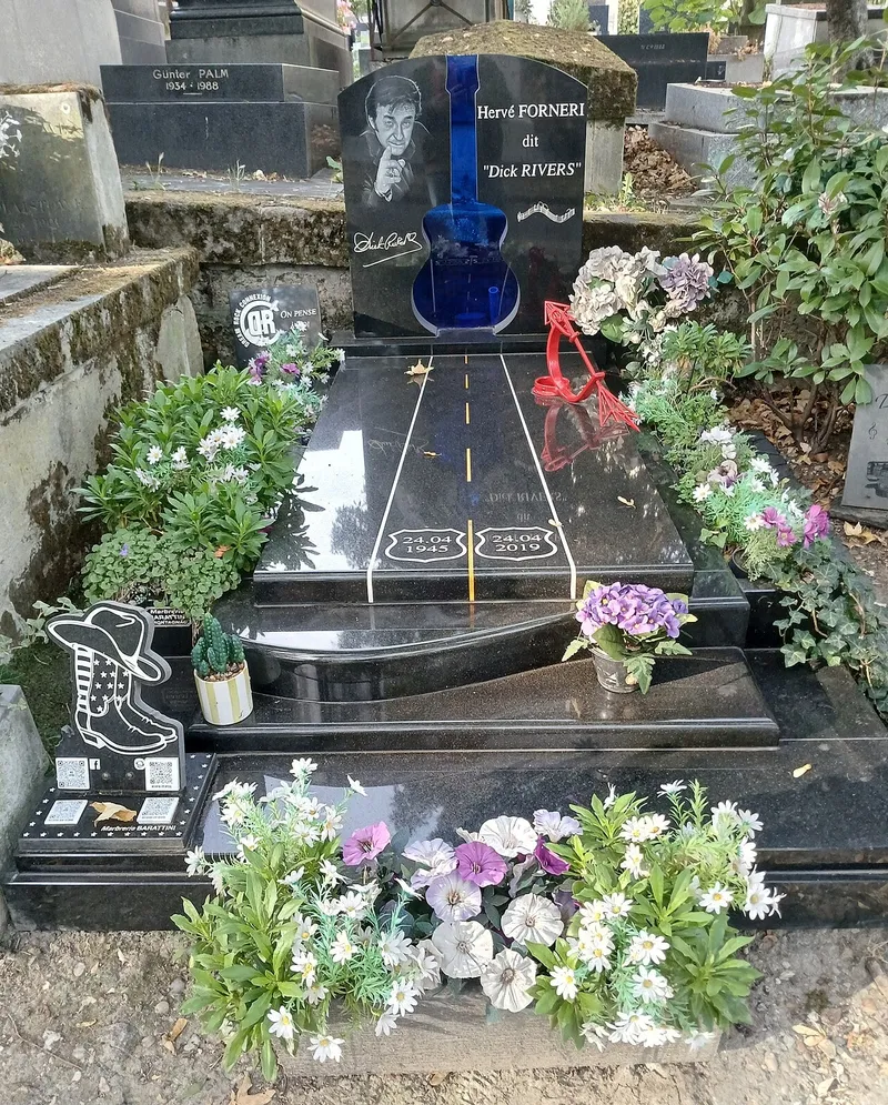 Photographie : la tombe de Dick Rivers au cimetière de Montmartre