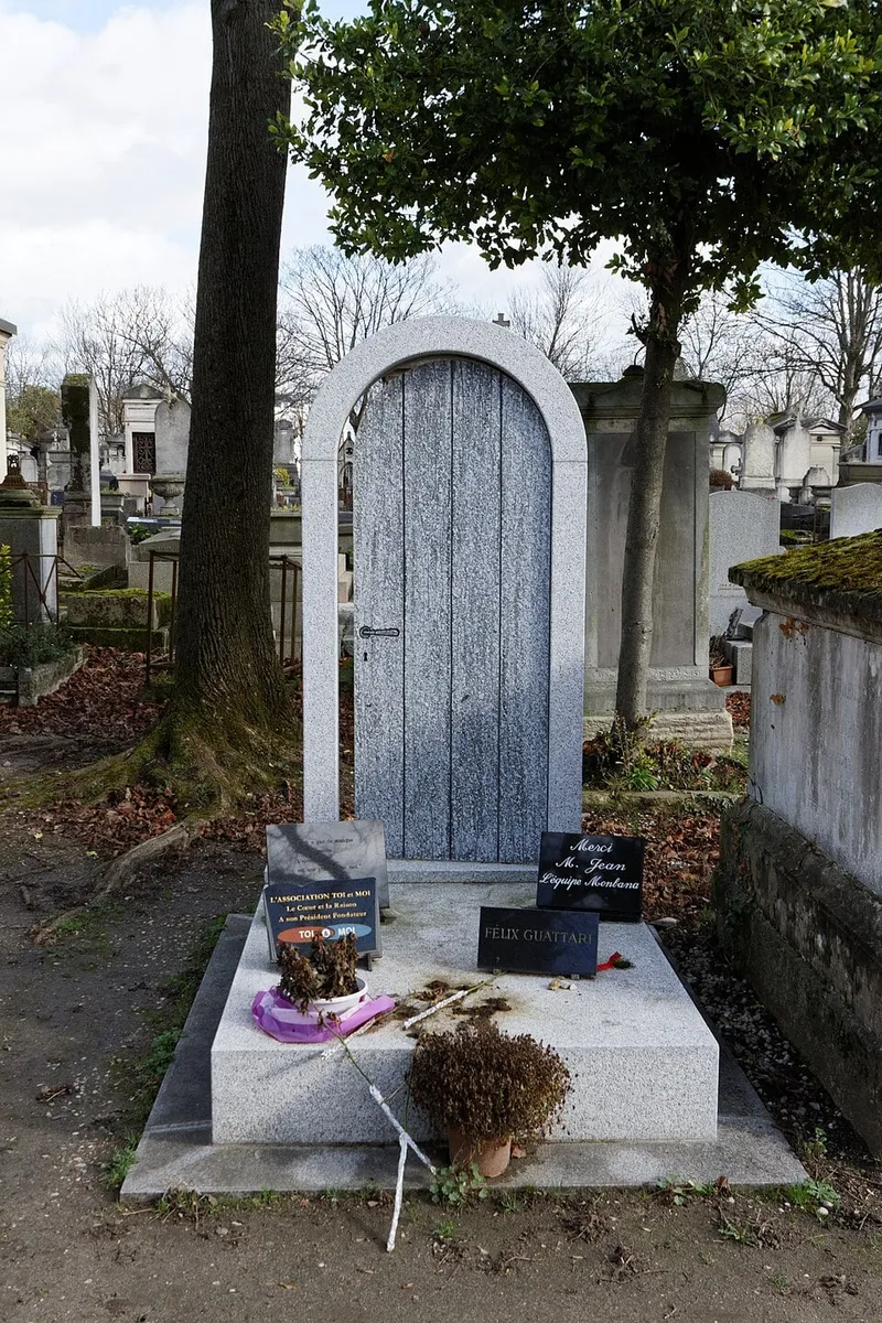 Photographie : la tombe de Félix Guattari au cimetière du Père-Lachaise