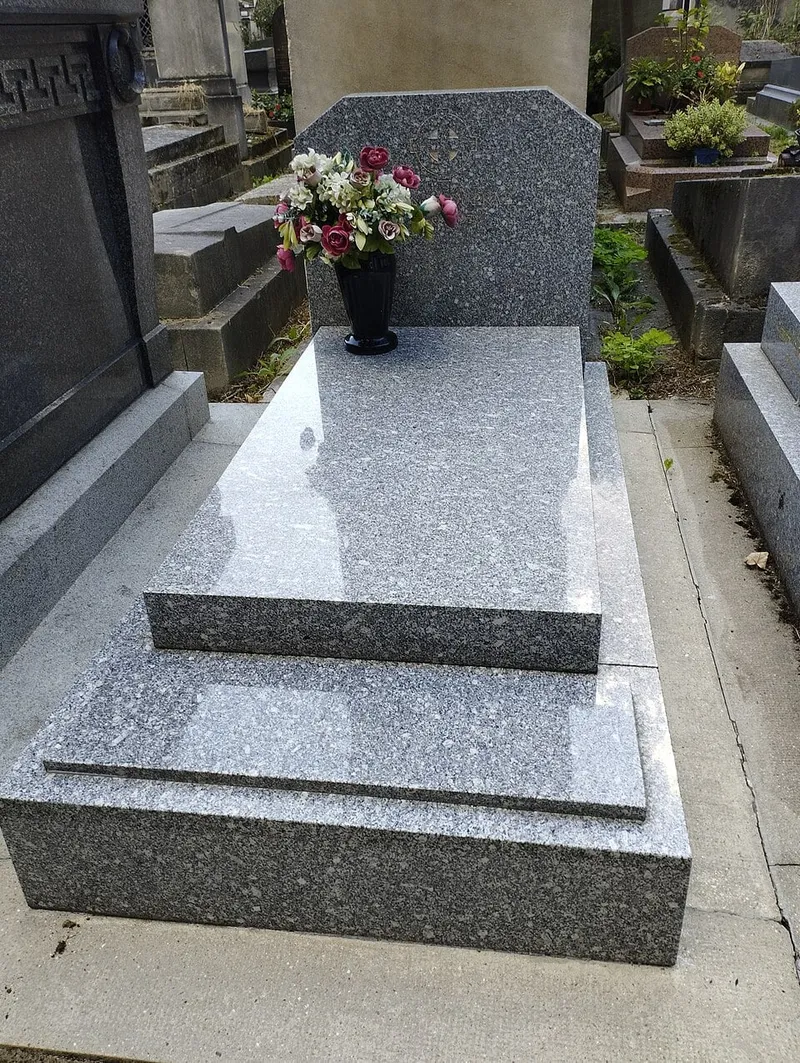 Photographie : la tombe de François Duprat au cimetière de Montmartre