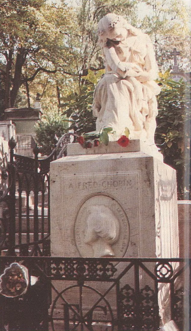 Photographie : la tombe de Frédéric Chopin au cimetière du Père-Lachaise