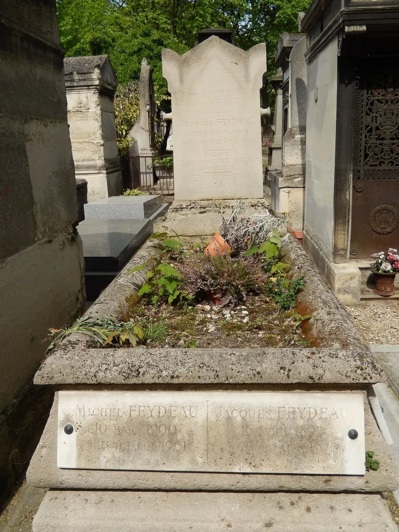 Photographie : la tombe de la famille Feydeau, au cimetière de Montmartre