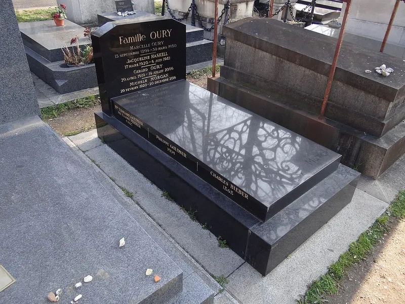 Photographie : la tombe de Gérard Oury au cimetière du Montparnasse