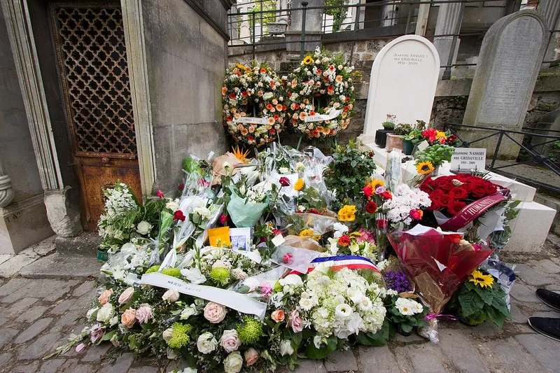 Photographie : la tombe de Jacques Higelin au cimetière du Père-Lachaise