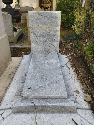 Photographie : la tombe de Jacques Perrin au cimetière du Père-Lachaise