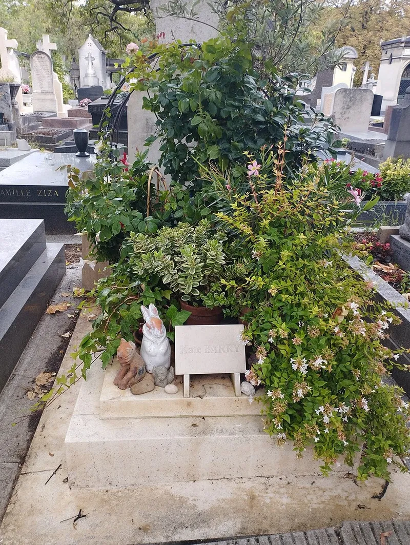 Photographie : la tombe de Jane Birkin au cimetière du Montparnasse