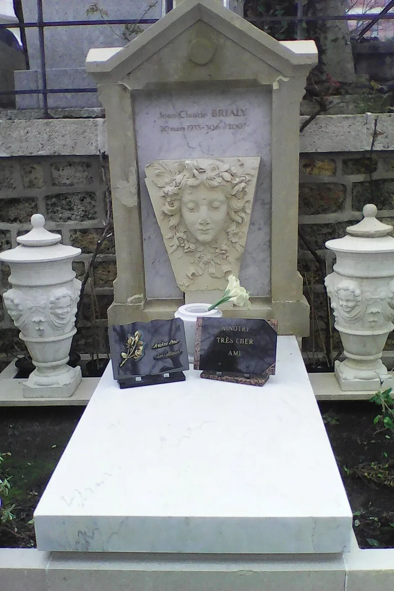 Photographie : la tombe de Jean-Claude Brialy au cimetière de Montmartre