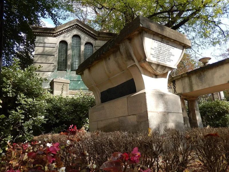 Photographie : la tombe de Jean de La Fontaine au cimetière du Père-Lachaise