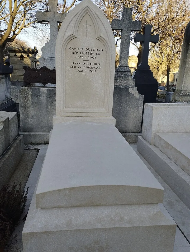 Photographie : la tombe de Jean Dutourd au cimetière du Montparnasse