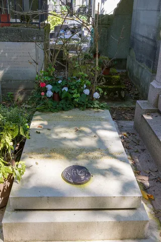 Photographie : la tombe de Jean Guillou au cimetière du Père-Lachaise