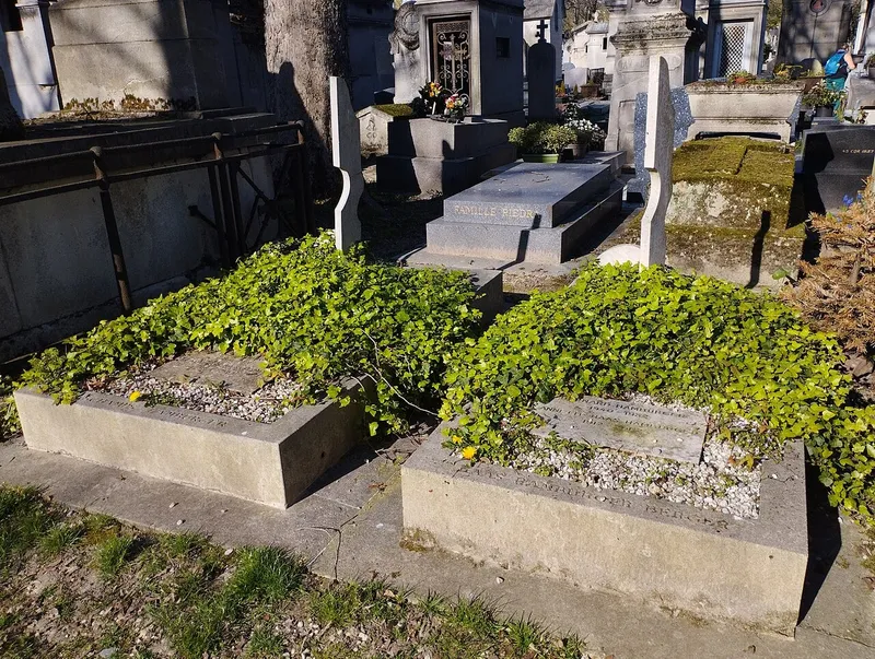 Photographie : la tombe de Jean Hamburger au cimetière de Montmartre