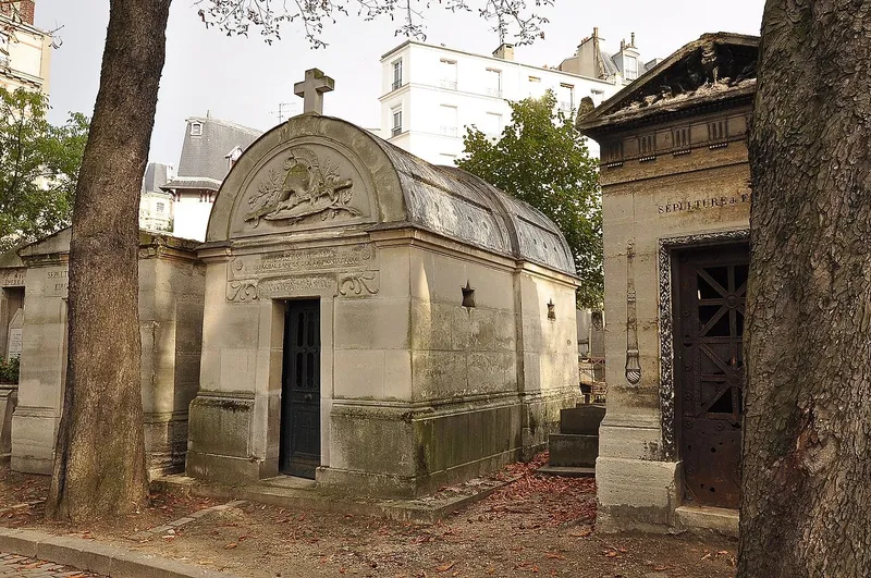 Photographie : la tombe de Jean Lannes au cimetière de Montmartre