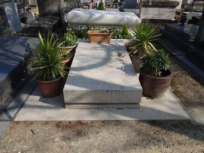 Photographie : la tombe de Jean-Louis Debré au cimetière du Montparnasse