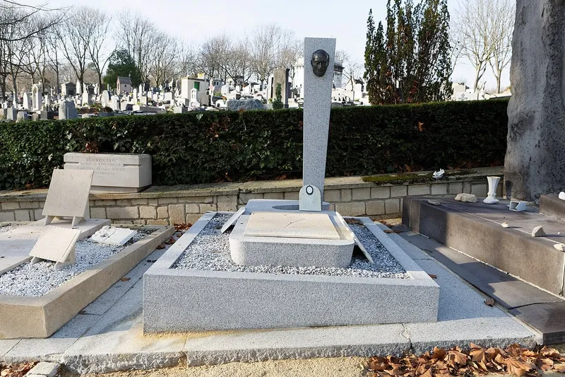Photographie : la tombe de Jean-Richard Bloch, près du Mur des Fédérés