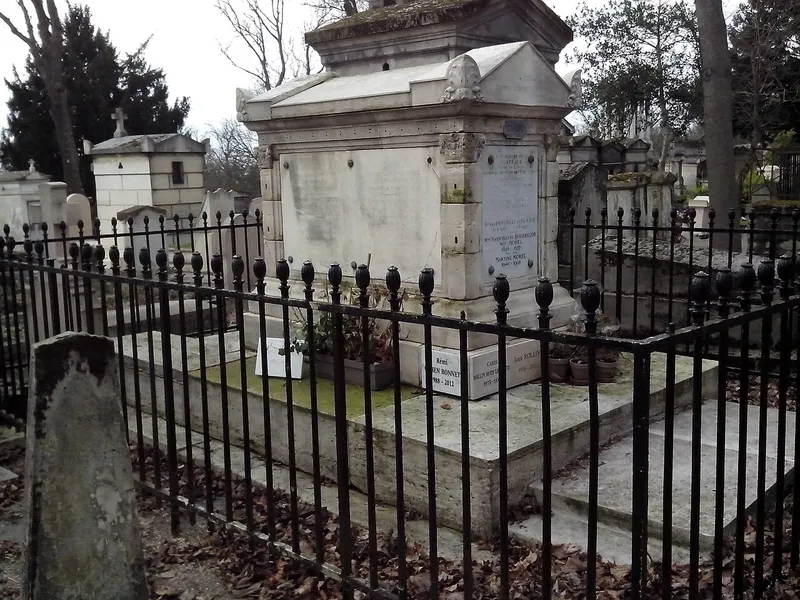 Photographie : la tombe de Jean Rollin au cimetière du Père-Lachaise