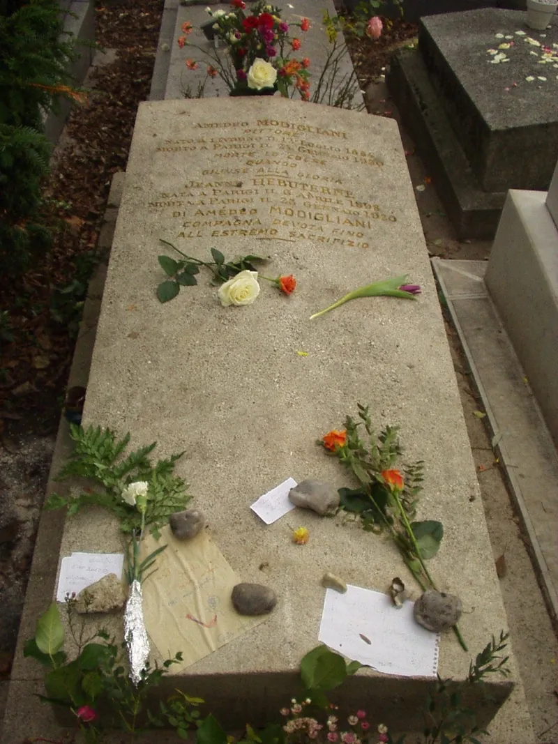Photographie : la tombe de Jeanne Hébuterne au cimetière du Père-Lachaise