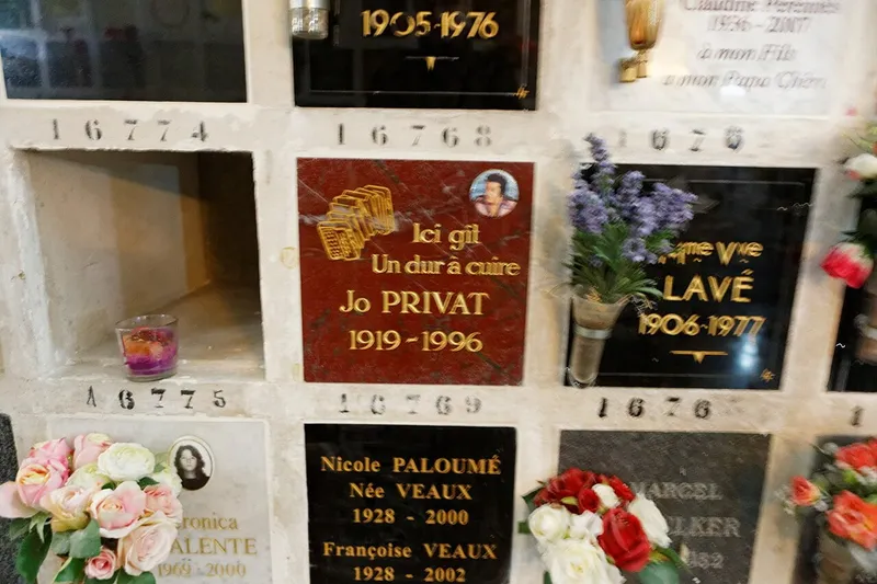 Photographie : la tombe de Jo Privat au cimetière du Père-Lachaise