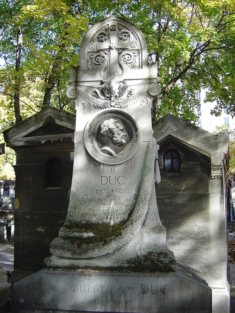 Photographie : la tombe de Joseph-Louis Duc au cimetière de Montmartre