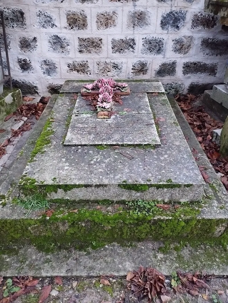 Photographie : la tombe de Jules Perrot au cimetière du Père-Lachaise