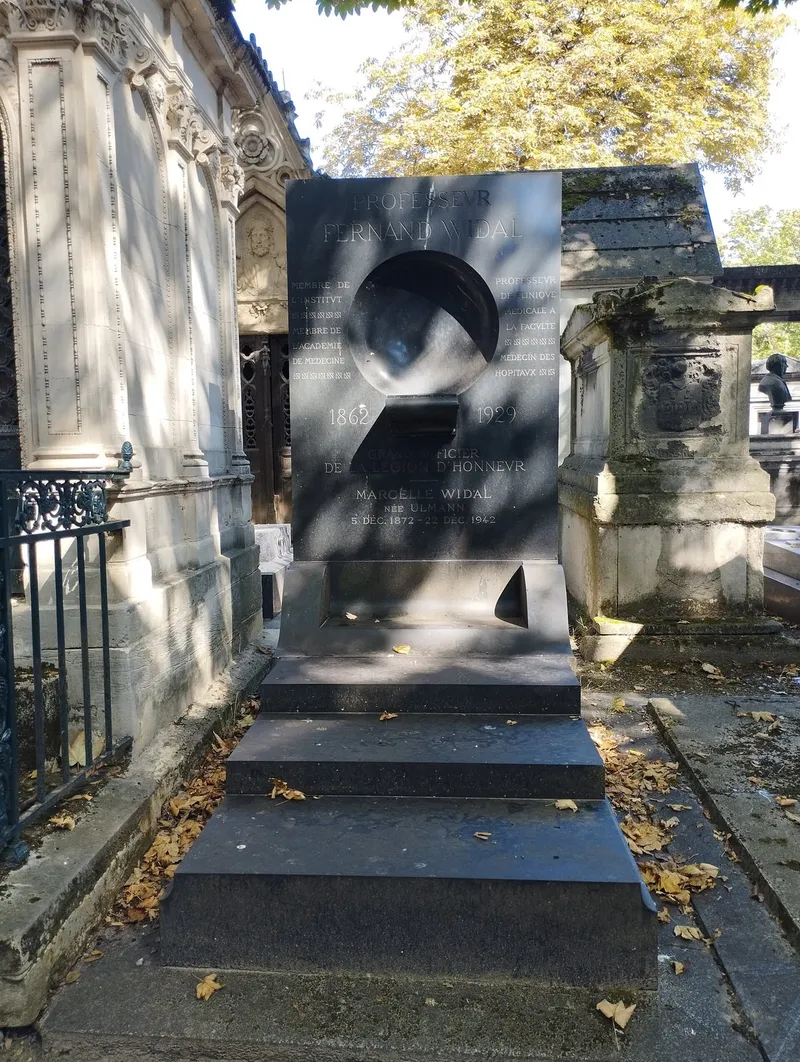 Photographie : la tombe de Fernand Widal, au cimetière de Montmartre