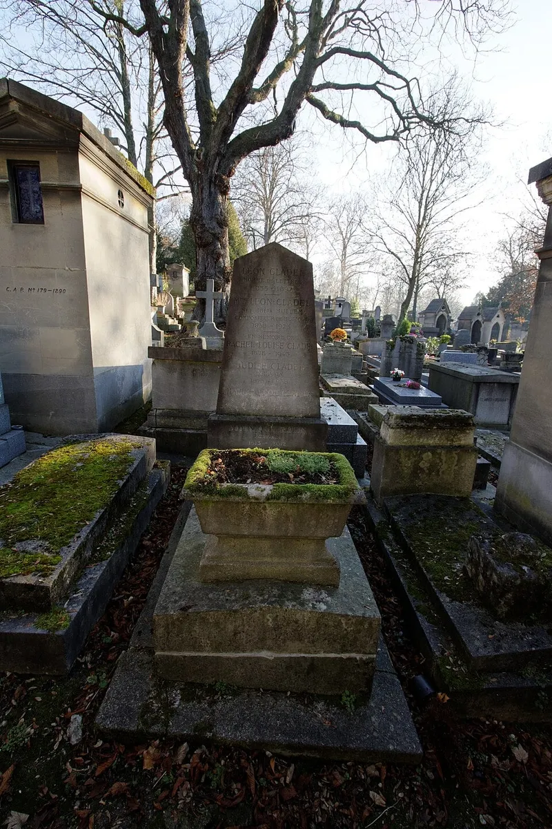 Photographie : la tombe de Léon Cladel au cimetière du Père-Lachaise