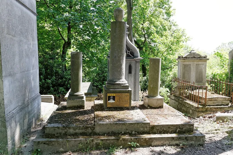 Photographie : la tombe de Louis de Fontanes au cimetière du Père-Lachaise