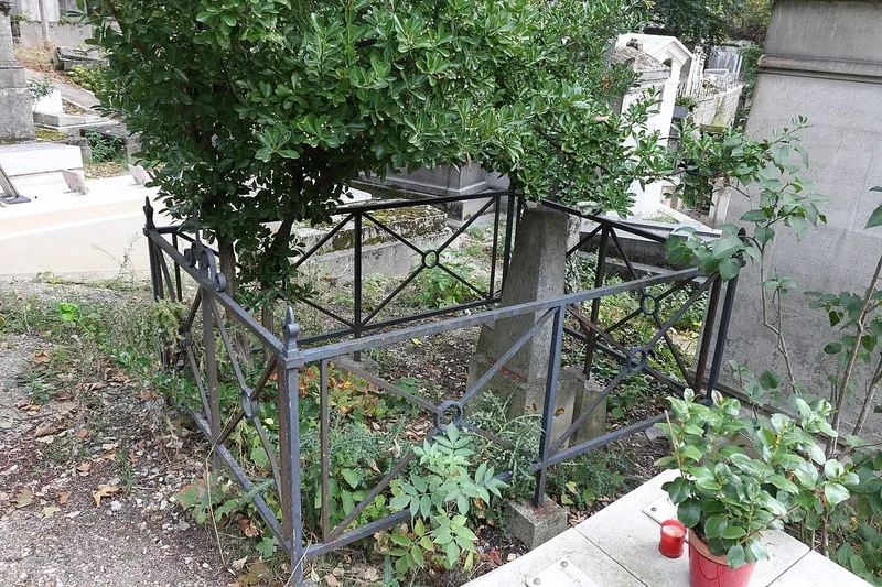 Photographie : la tombe de Louise Contat au cimetière du Père-Lachaise