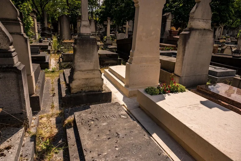 Photographie : la tombe de la famille Moilin au cimetière du Montparnasse