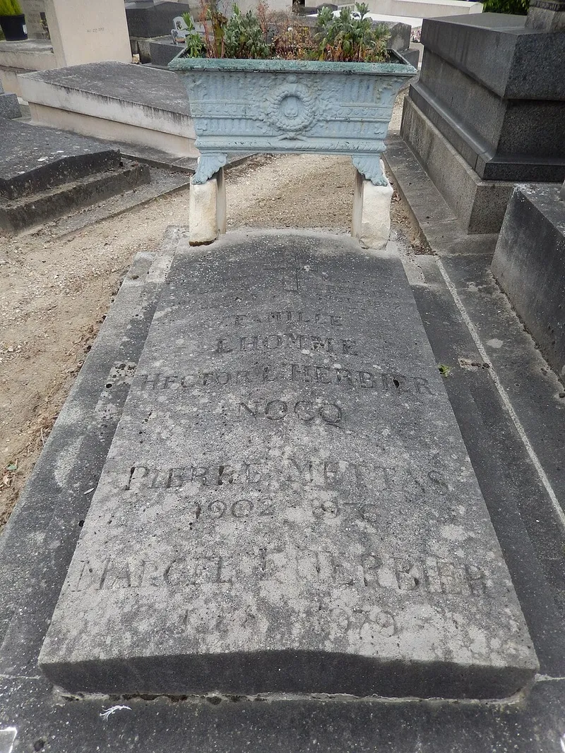 Photographie : la tombe de Marcel L'Herbier au cimetière du Montparnasse