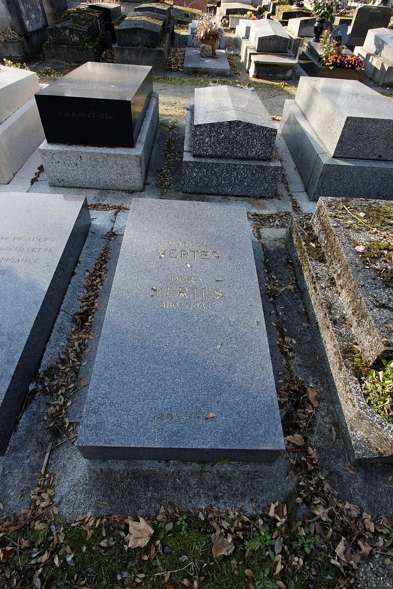 Photographie : la tombe de Marcel Vertès au cimetière du Père-Lachaise