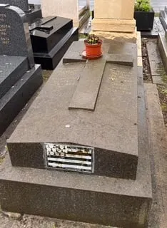 Photographie : la tombe de Mathurin Méheut au cimetière du Montparnasse