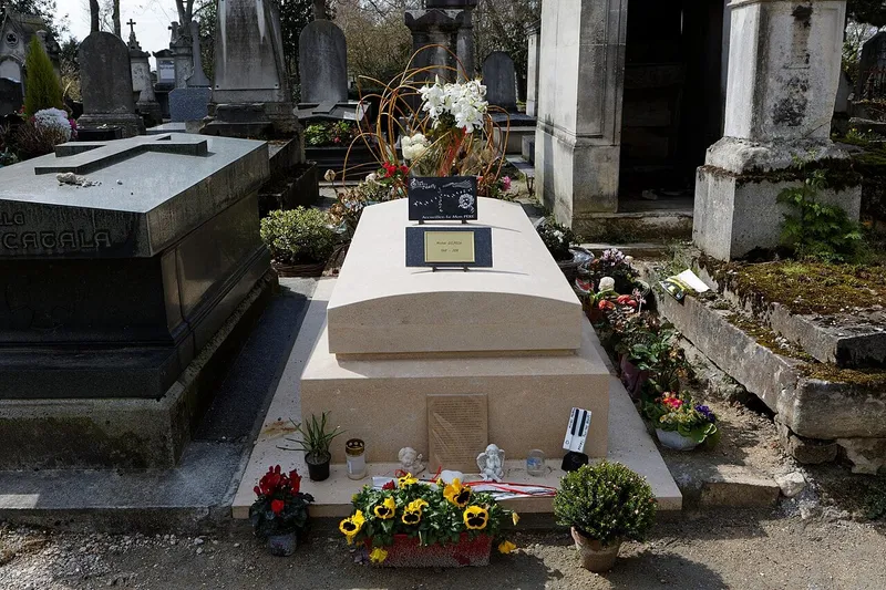 Photographie : la tombe de Michel Delpech au cimetière du Père-Lachaise