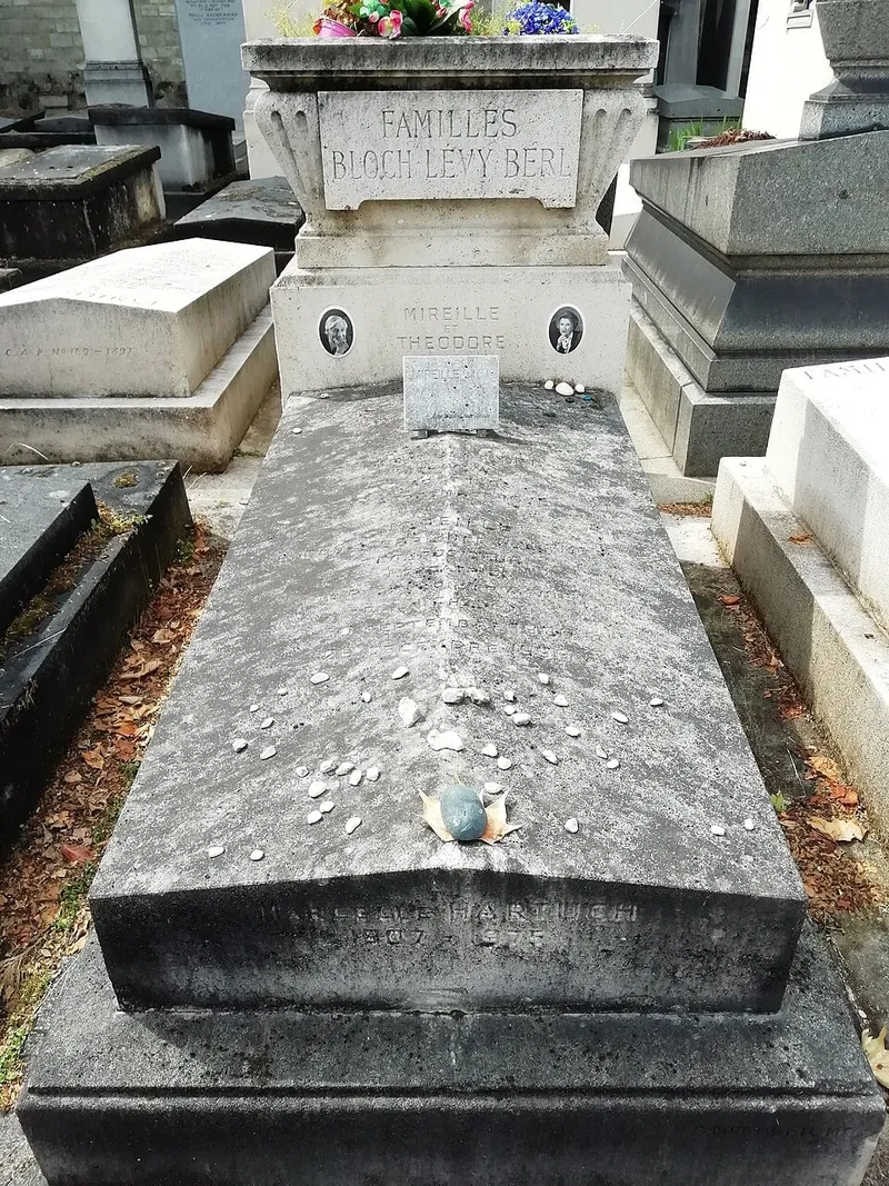 Photographie : la tombe de Mireille Hartuch au cimetière du Montparnasse
