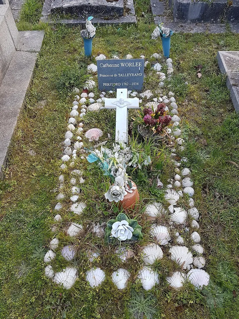 Photographie : la tombe de Mme Grand au cimetière du Montparnasse