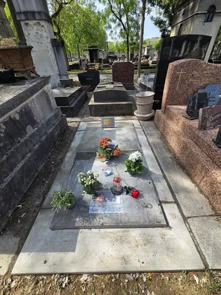 Photographie : la tombe de Nathalie Baye au cimetière du Montparnasse